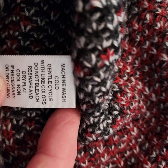 Grey & Burgundy Acrylic Cardigan with Greek Key Pattern Design. - Picture 12 of 12